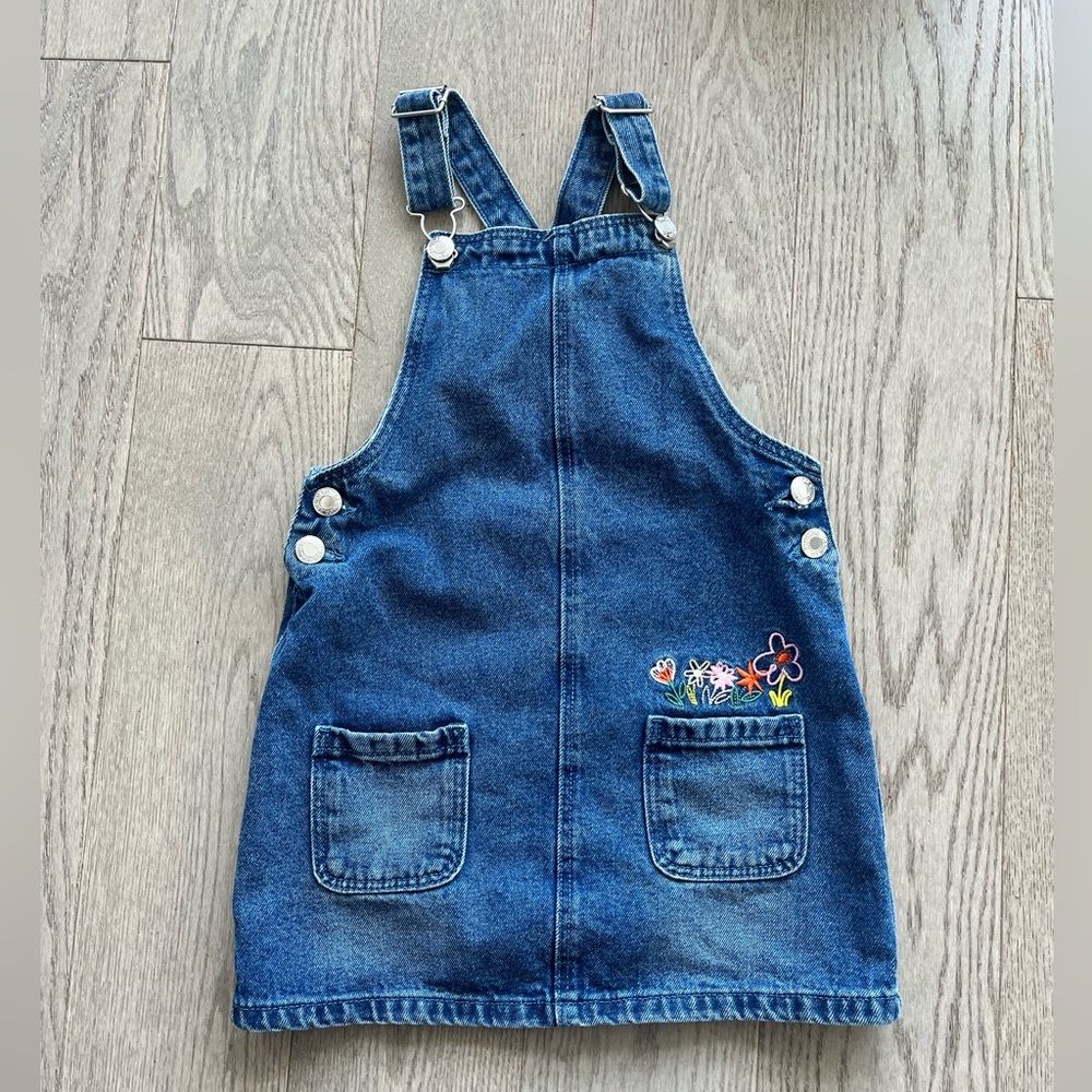 Primark Care Blue Kids Overalls with Floral Design in size 4-5 YO
